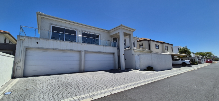 4 Bedroom Property for Sale in Parklands North Western Cape